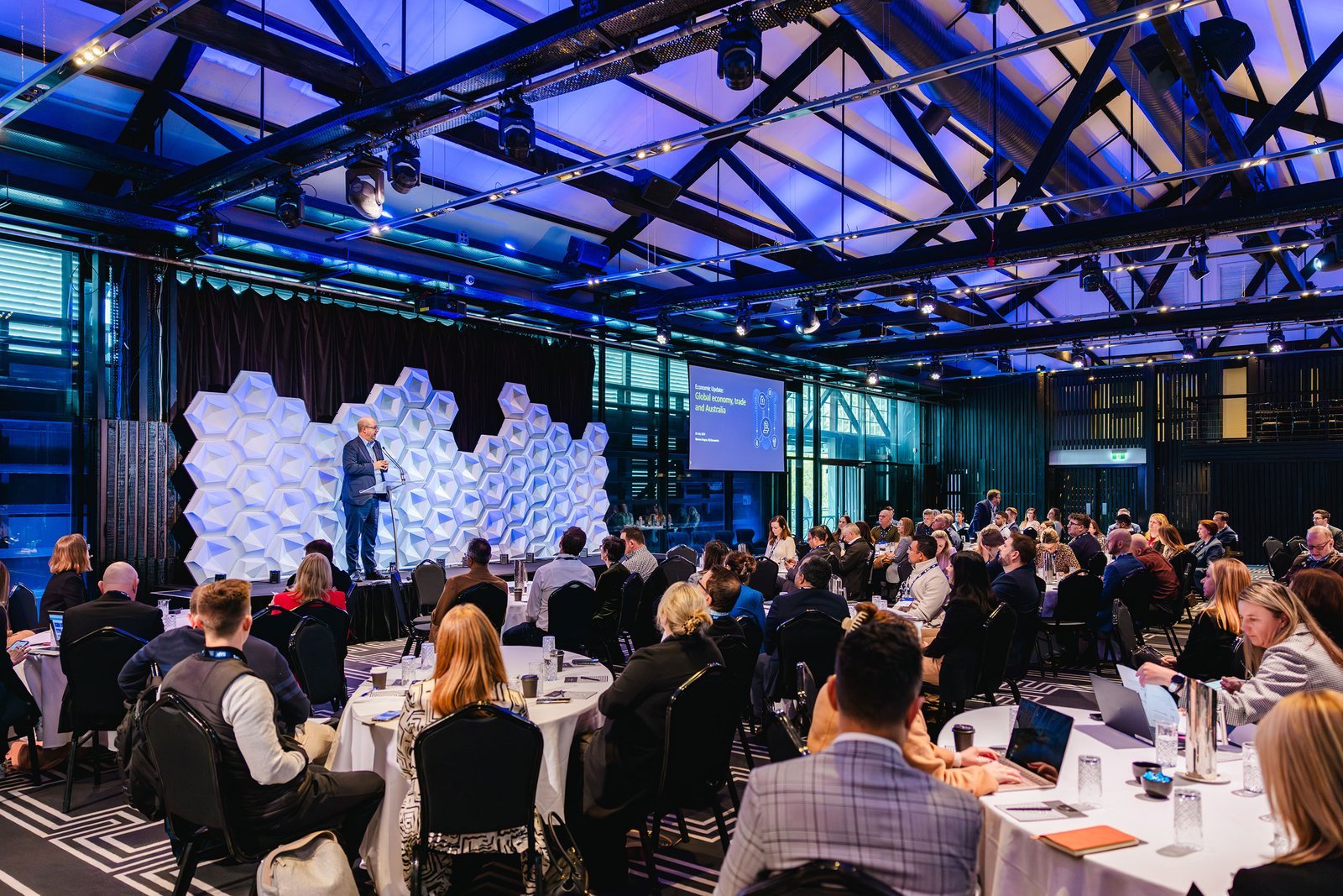 Warren Hogan speaking to delegates at the CIPS ANZ Procurement Futures Conference 2024